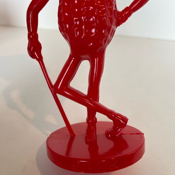 Vintage Mr. Peanut Bank and 3 Mugs - Picture 4 of 14